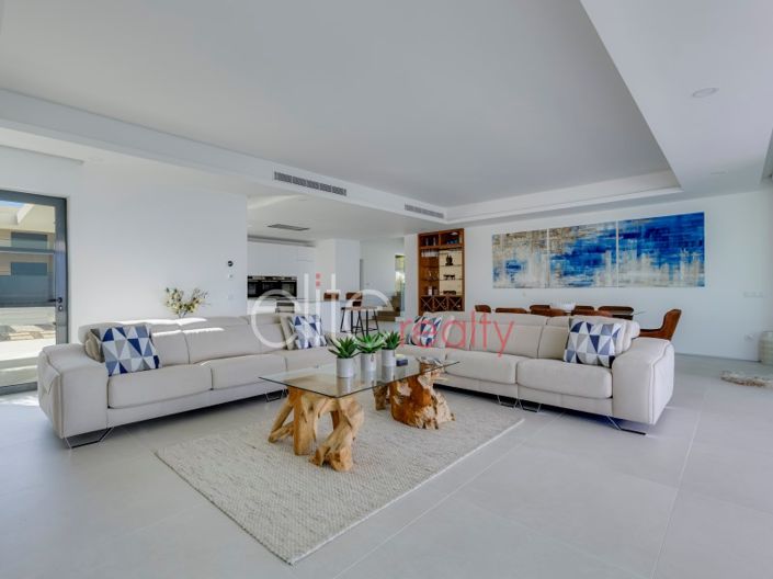 Image No.7-4 Bed House for sale