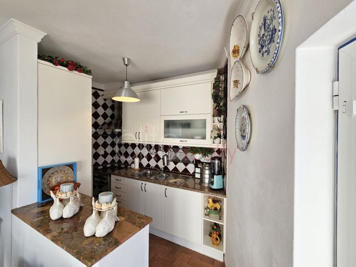 Image No.19-4 Bed House for sale