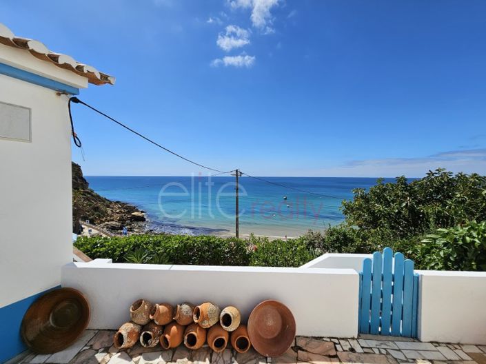 Image No.2-4 Bed House for sale