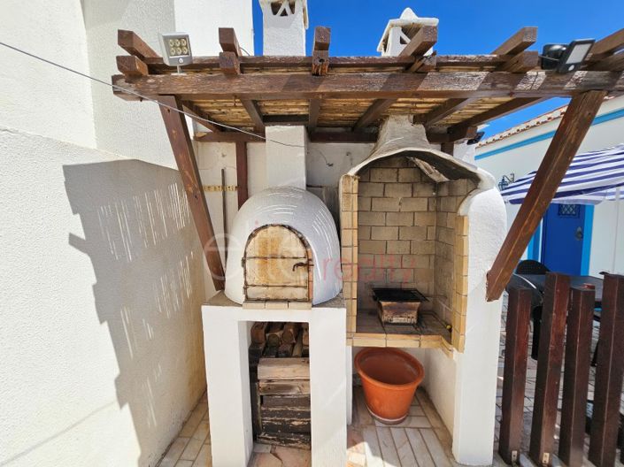 Image No.30-4 Bed House for sale