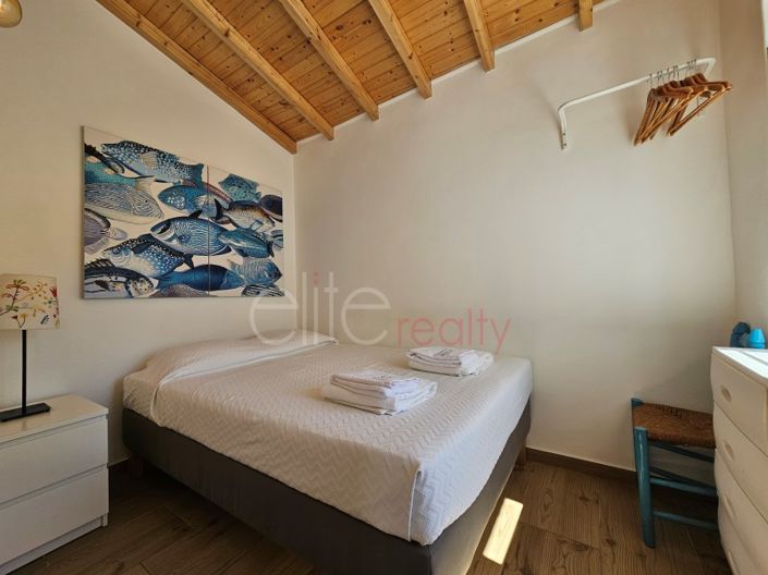 Image No.8-4 Bed House for sale