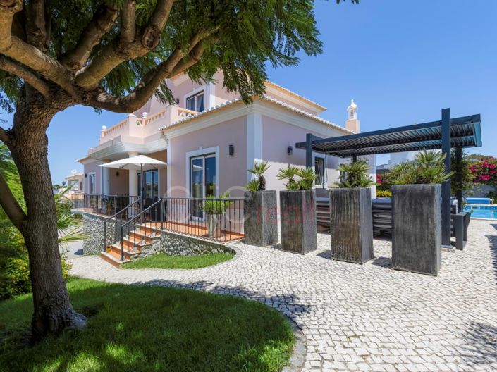 Image No.3-Maison de 3 chambres à vendre à Lagos