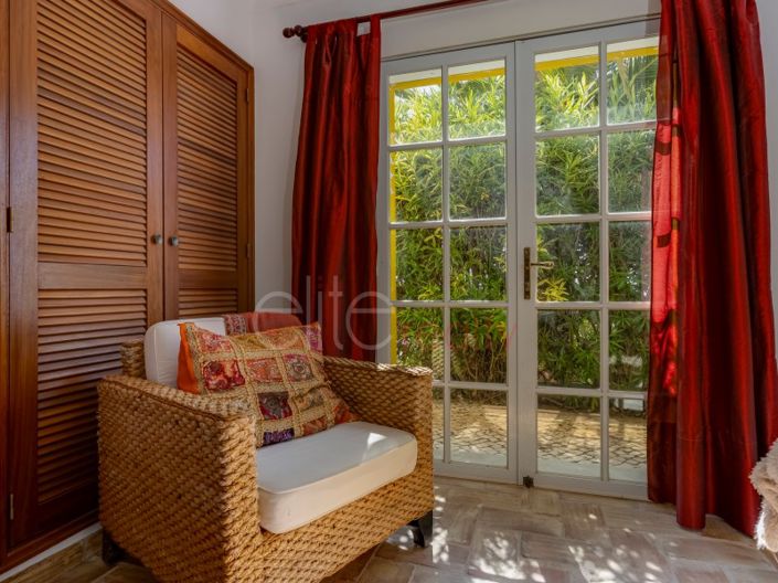 Image No.10-3 Bed House for sale