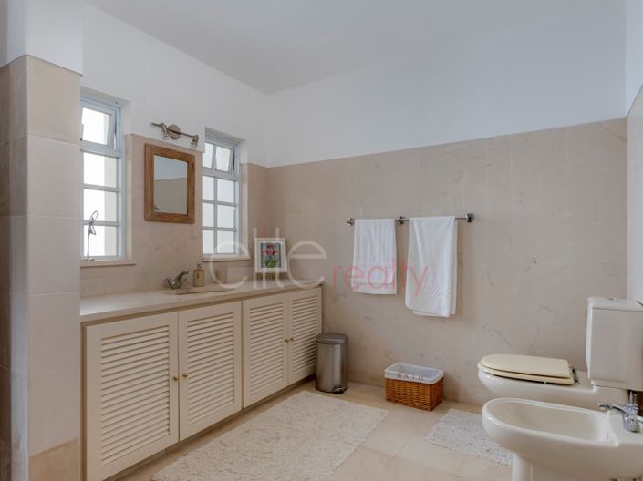 Image No.11-3 Bed House for sale