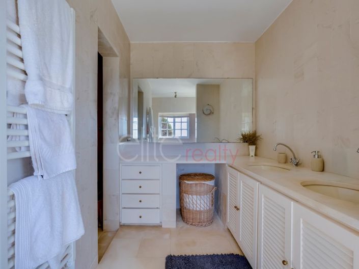 Image No.16-3 Bed House for sale