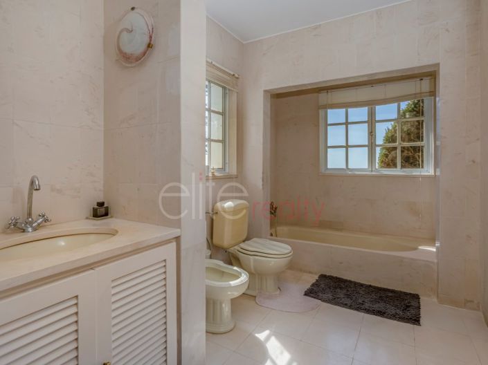 Image No.17-3 Bed House for sale