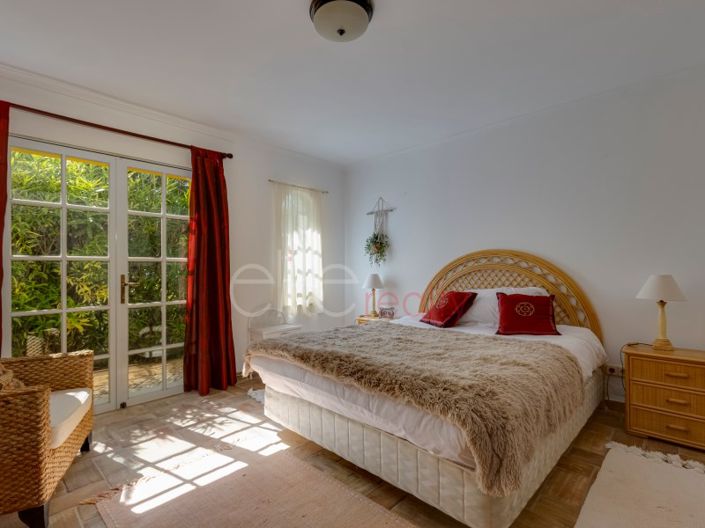 Image No.8-3 Bed House for sale