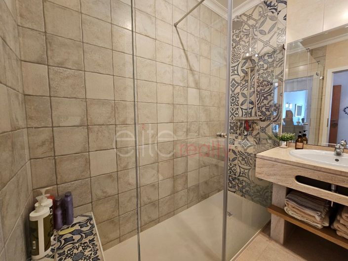 Image No.20-4 Bed Apartment for sale