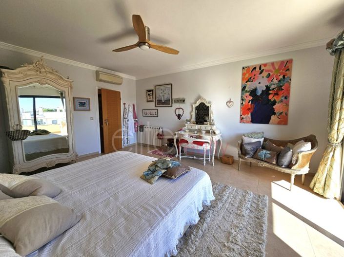 Image No.26-4 Bed Apartment for sale