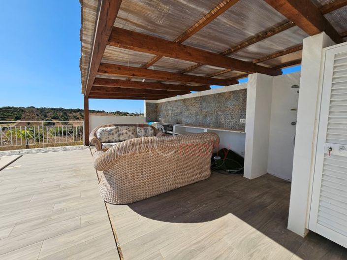 Image No.26-4 Bed House for sale