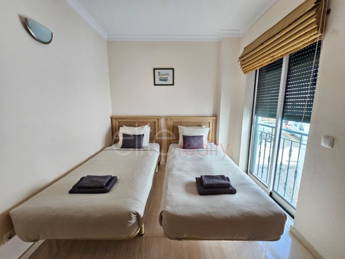 Image No.15-2 Bed House for sale