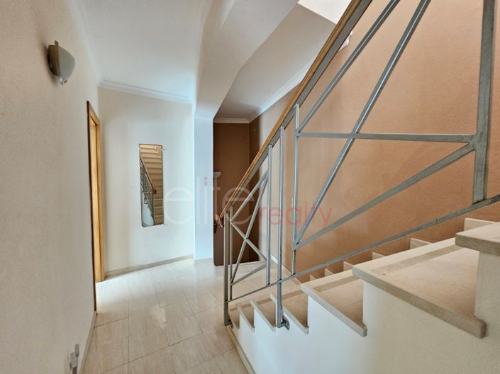 Image No.17-2 Bed House for sale