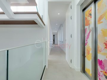 id0014b601-0000-0500-0000-000017b26273