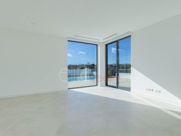 id0014b601-0000-0500-0000-000017b26277