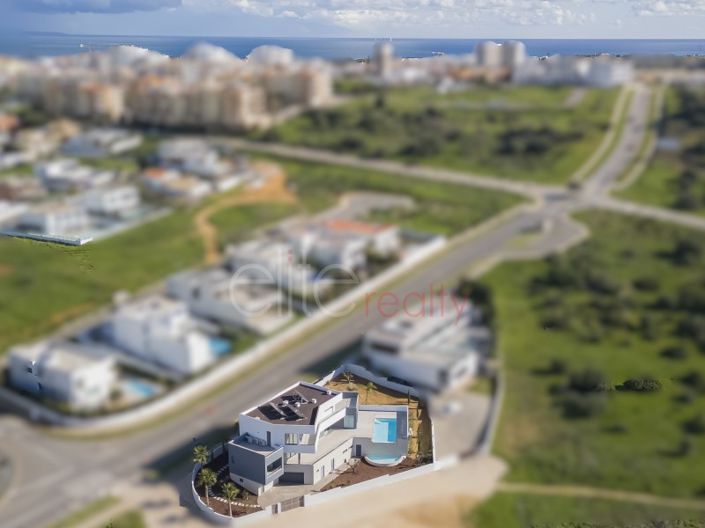 Image No.40-4 Bed House for sale