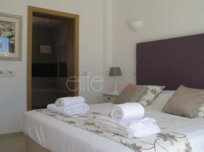 Image No.7-3 Bed House for sale