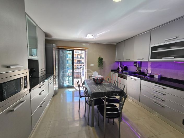 Image No.3-3 Bed Apartment for sale