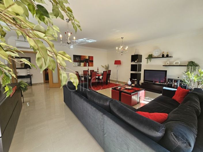 Image No.8-3 Bed Apartment for sale