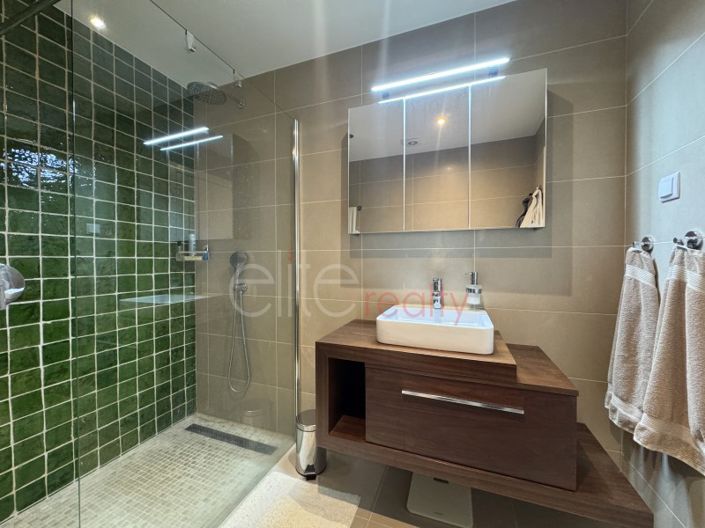 Image No.12-3 Bed Apartment for sale