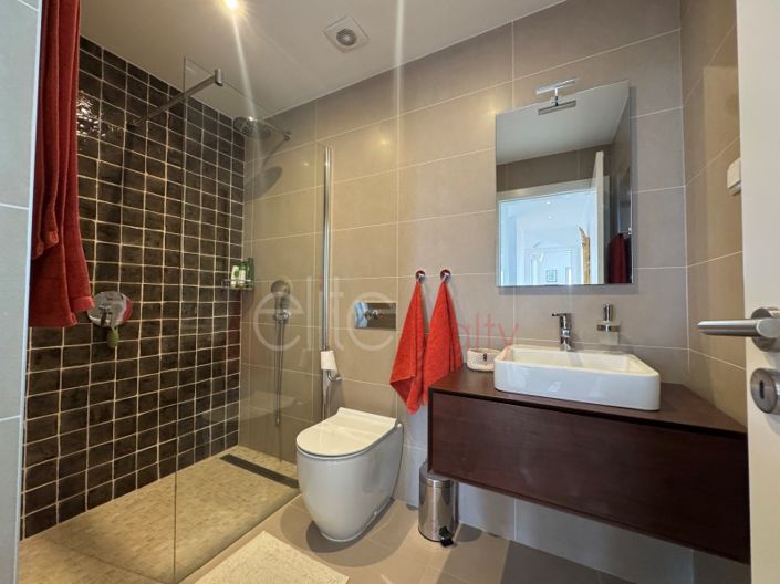 Image No.14-3 Bed Apartment for sale