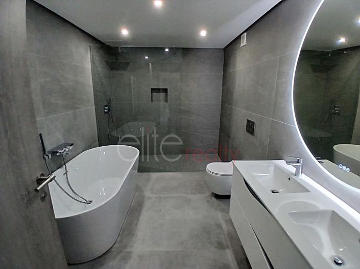 Image No.12-4 Bed House for sale