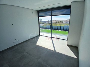 id408bc101-0000-0500-0000-00001885a405