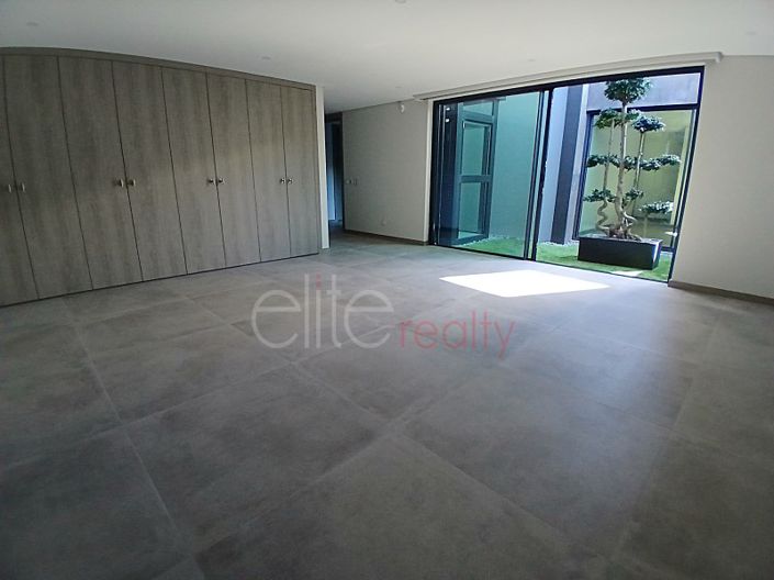 Image No.15-4 Bed House for sale