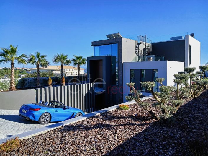 Image No.19-4 Bed House for sale