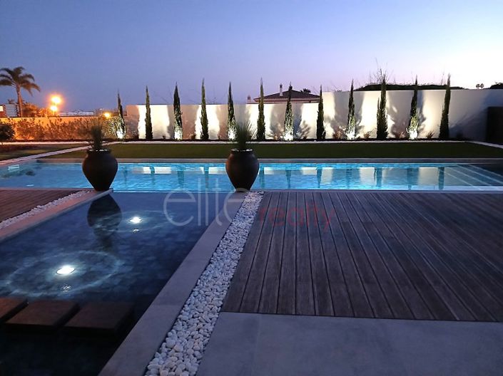 Image No.27-4 Bed House for sale