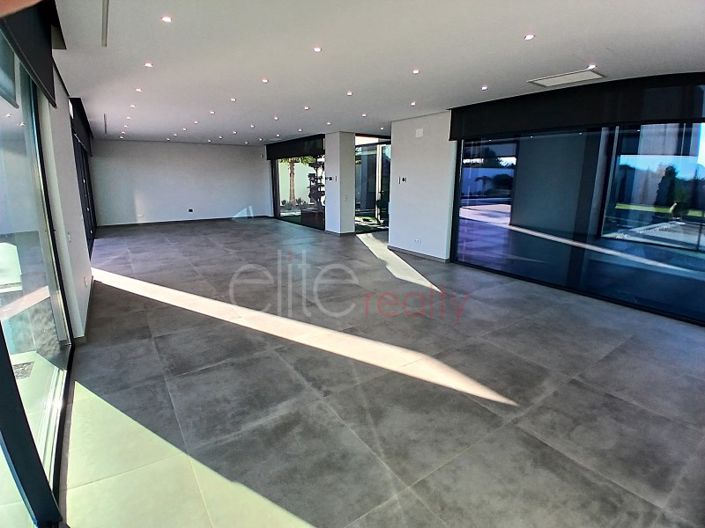 Image No.5-4 Bed House for sale