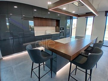 id408bc101-0000-0500-0000-000018957361