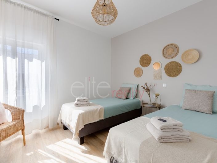 Image No.15-8 Bed Commercial for sale