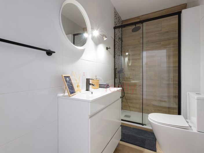 Image No.9-8 Bed Commercial for sale