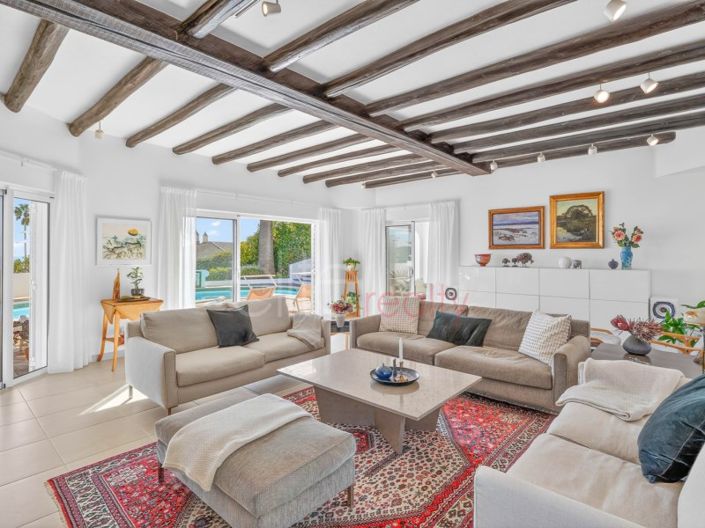 Image No.16-4 Bed House for sale