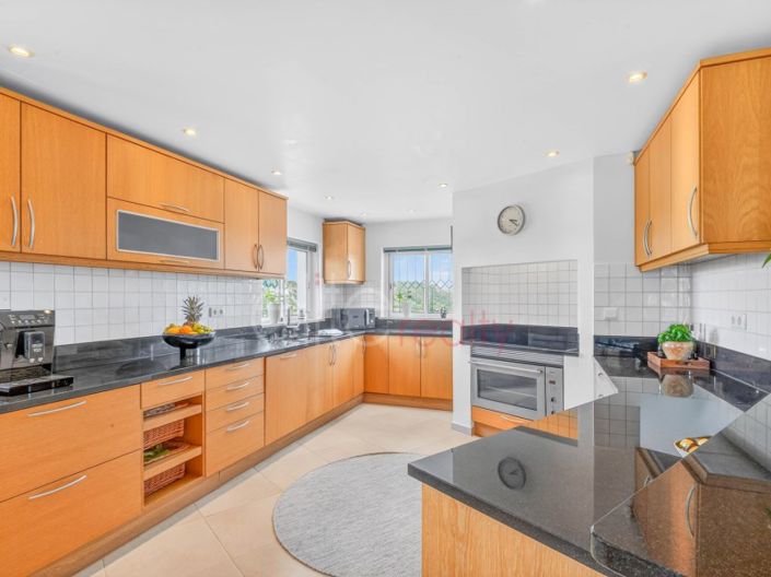 Image No.21-4 Bed House for sale