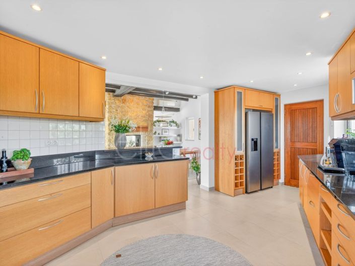 Image No.22-4 Bed House for sale