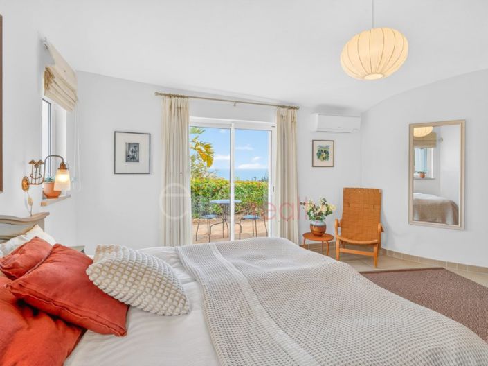 Image No.26-4 Bed House for sale