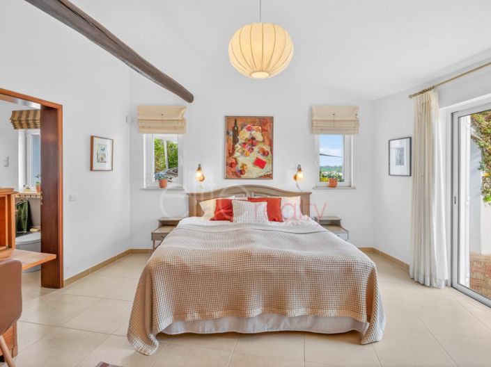 Image No.27-4 Bed House for sale