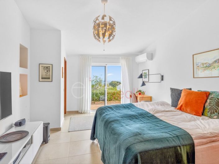 Image No.32-4 Bed House for sale