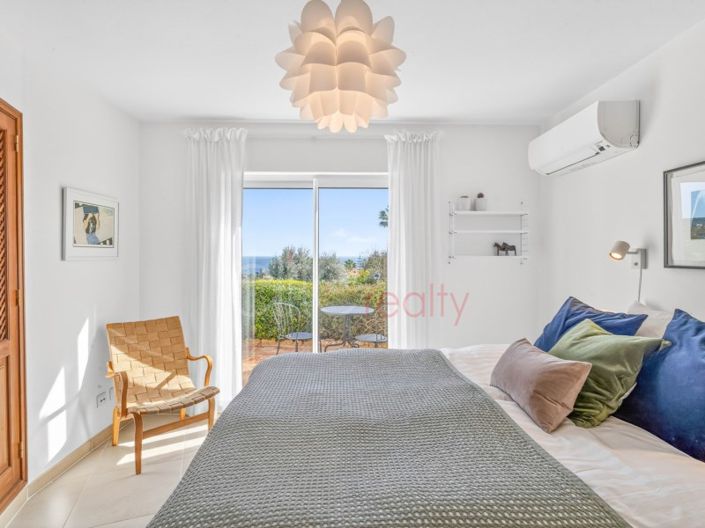 Image No.34-4 Bed House for sale