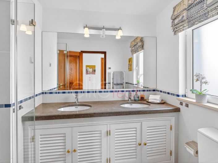 Image No.36-4 Bed House for sale