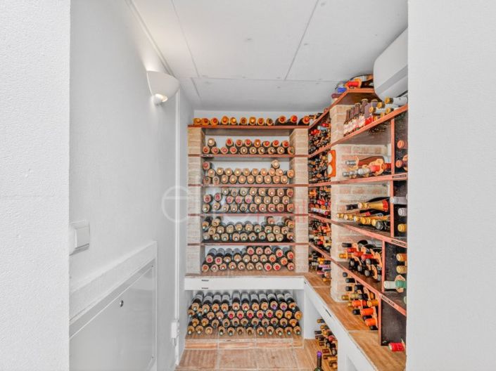 Image No.37-4 Bed House for sale