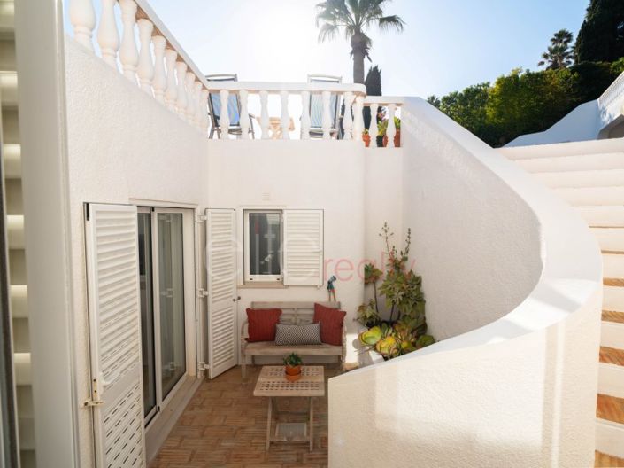 Image No.40-4 Bed House for sale