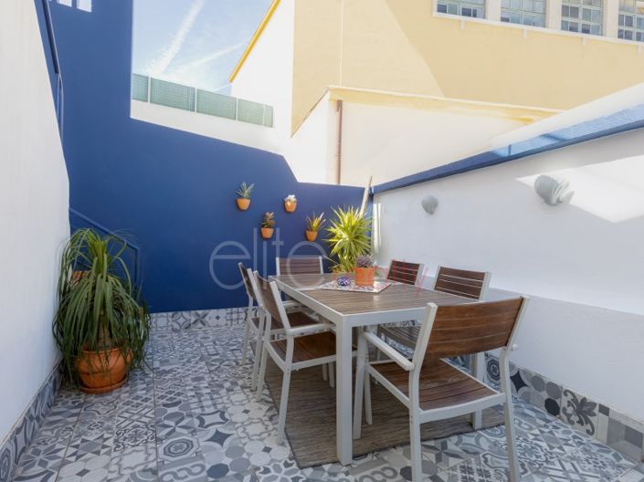 Image No.10-8 Bed House for sale