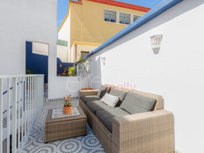 Image No.11-8 Bed House for sale