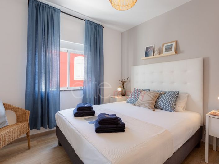 Image No.19-8 Bed House for sale