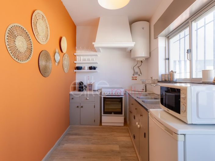 Image No.22-8 Bed House for sale