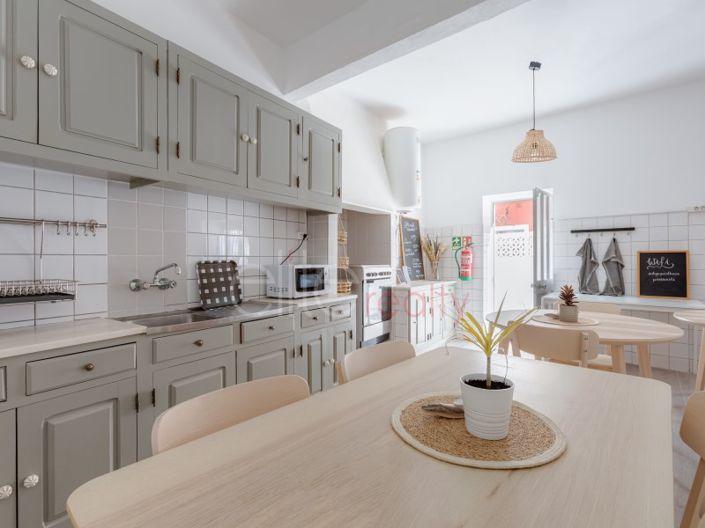 Image No.3-8 Bed House for sale