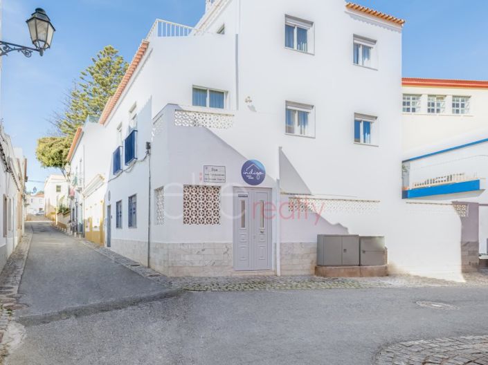 Image No.30-8 Bed House for sale