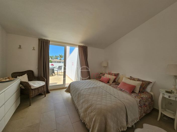 Image No.13-2 Bed House for sale